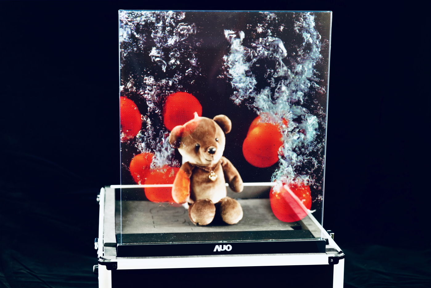 ���_�I���аlMicro LED͸���@ʾ�����߂�ߴ�͸�����@���������ȡ���ƴ��֮���ԣ��ɑ�����ǻ��Ƅ����ǻ��������̘Iչʾ�ȶ�Ԫ����
